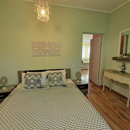 Boutigue City House With Terrace And Garden Free Parking リガ エクステリア 写真